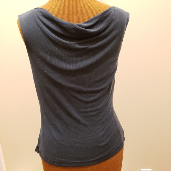 🛍🚨CLOSET CLEAROUT! Sleeveless Silk Blouse - Picture 2 of 6